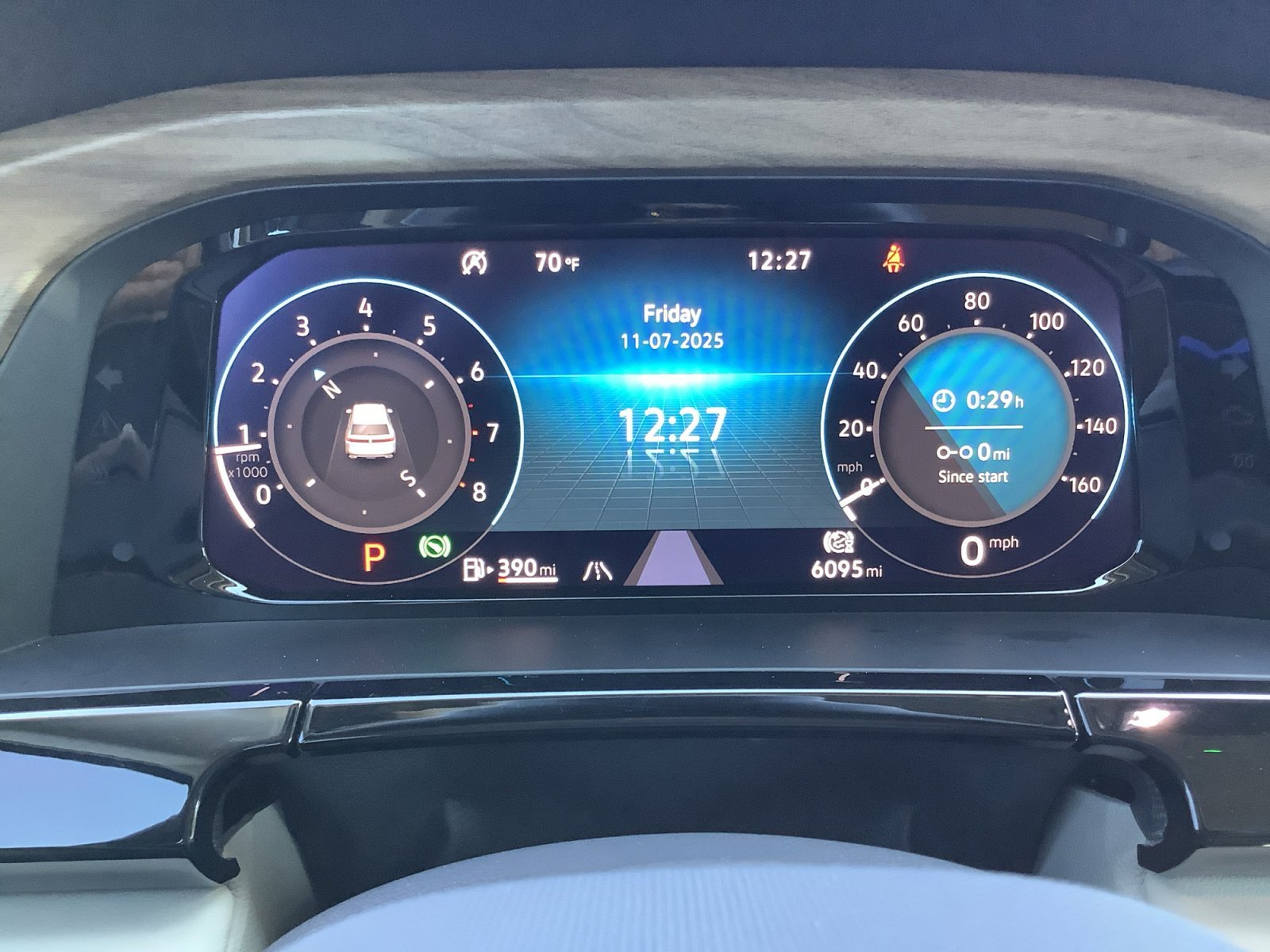 2025 Volkswagen Atlas SE w/Tech - Photo 20