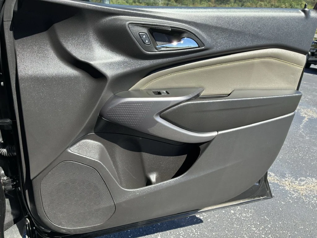 Used 2025 Mosaic Black Metallic Chevrolet ACTIV image 23