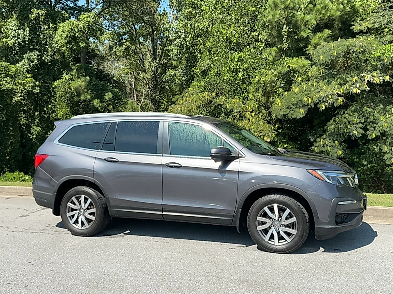 Used 2021 Crystal Black Pearl Honda AWD Black Edition image 1