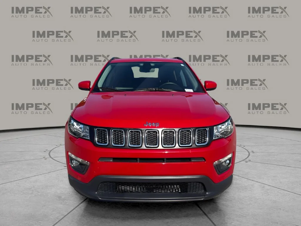 Used 2019 Red Jeep Latitude image 8