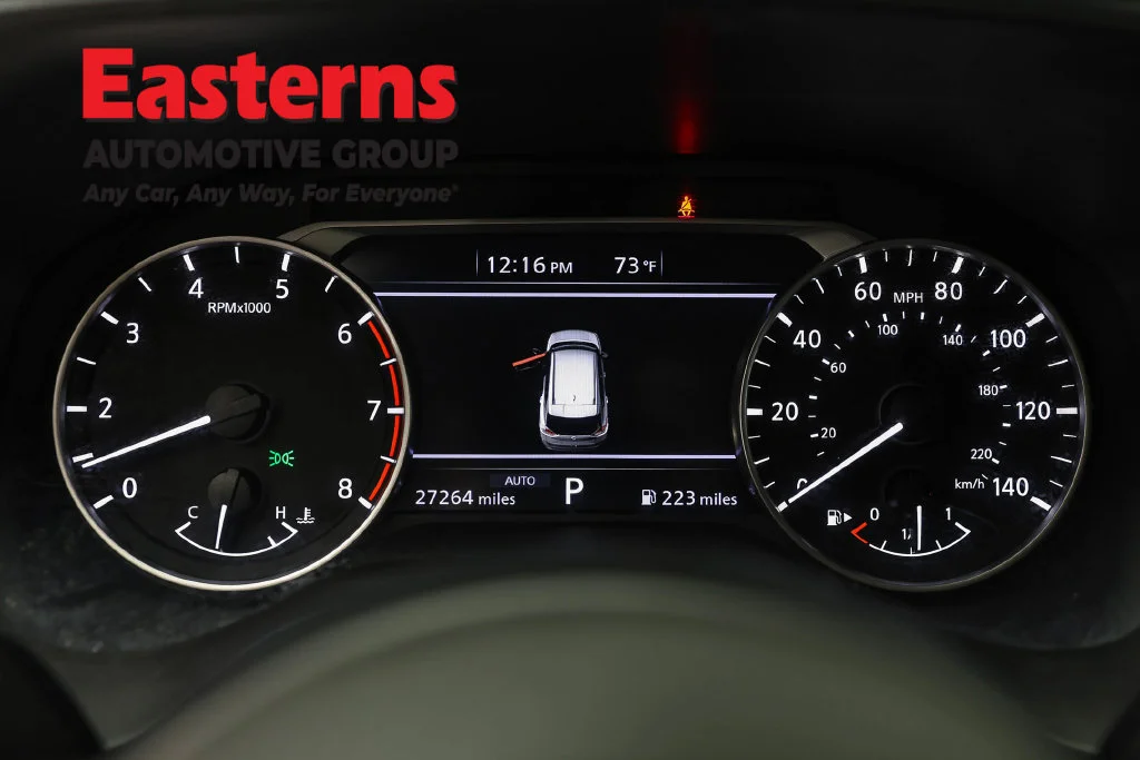 Used 2023 White Nissan S image 18
