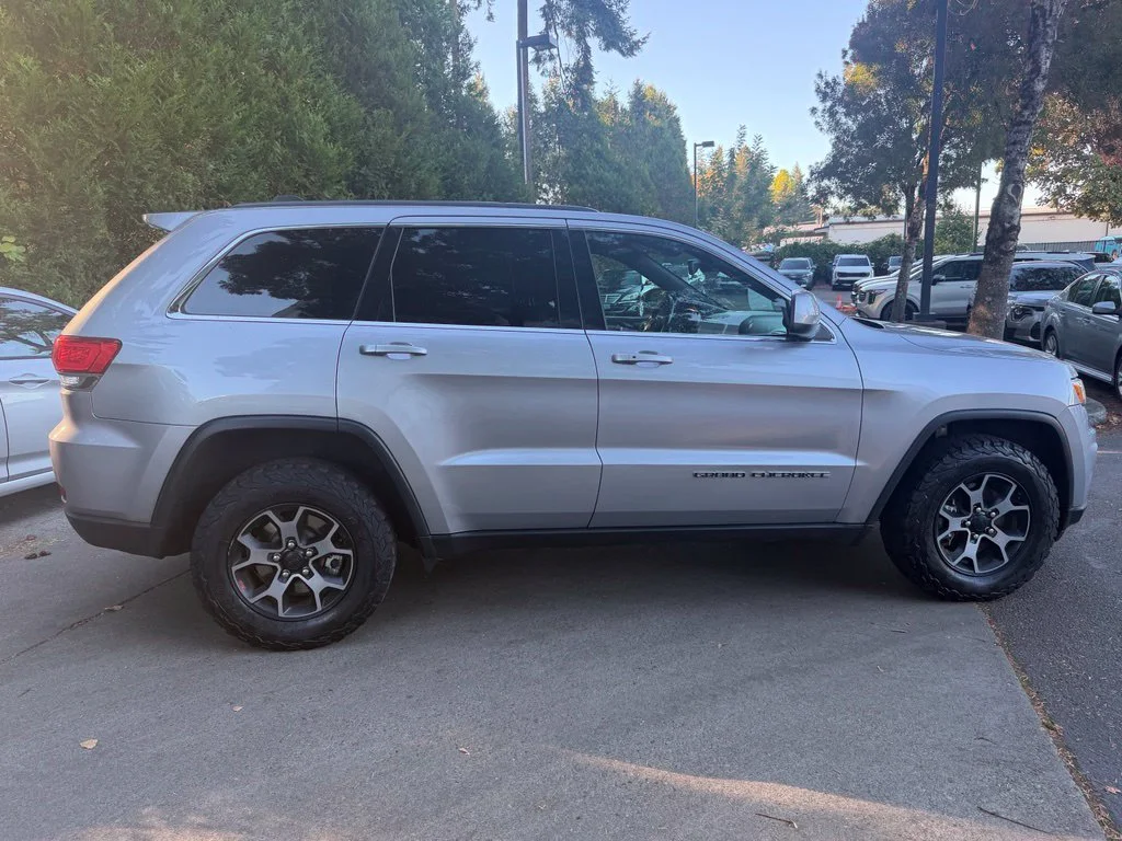 Used 2017 Billet Silver Metallic Jeep Laredo image 2