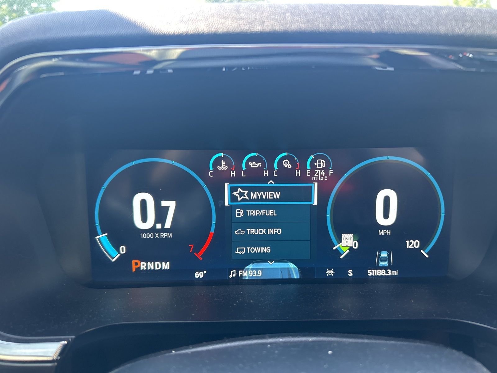 Used 2023  Ford Lariat image 6