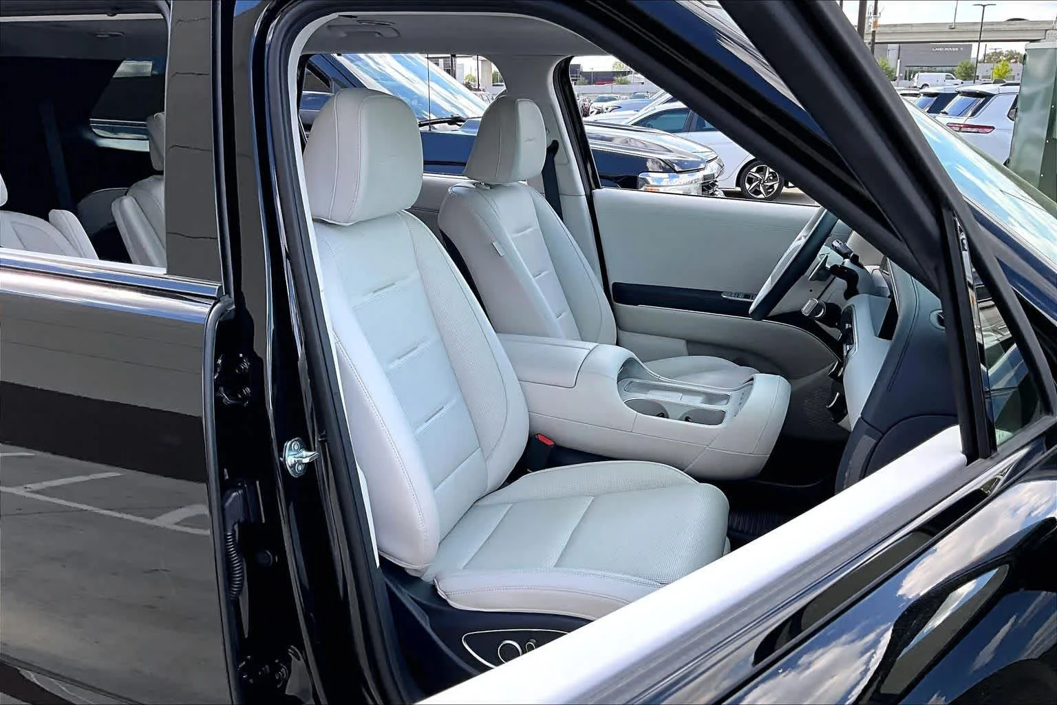 Used 2026 Abyss Black Pearl Hyundai Calligraphy image 9