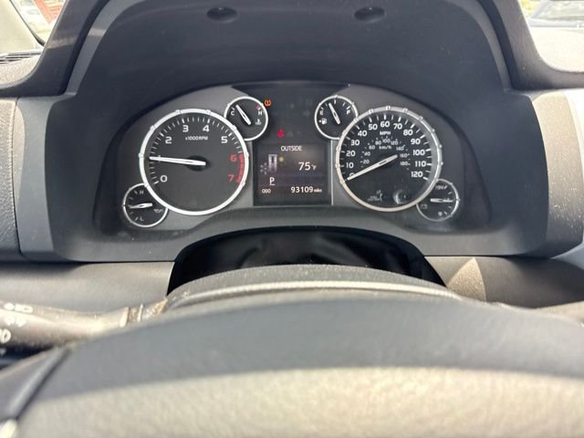 Used 2014 Blue Toyota SR5 image 29