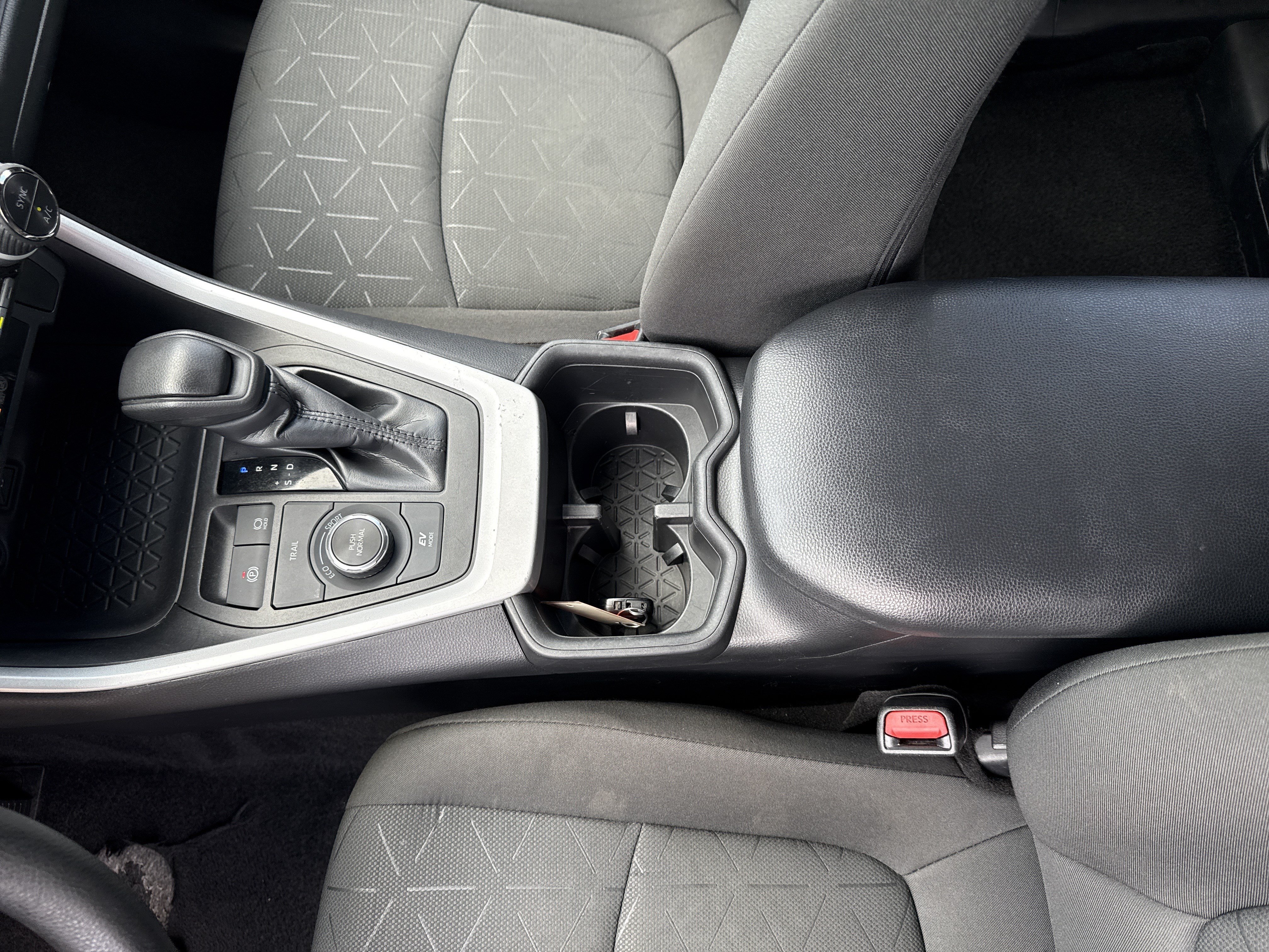 Used 2024 White Toyota Hybrid XLE image 28