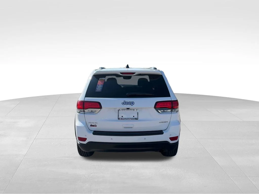 Used 2020 White Jeep Laredo E image 5