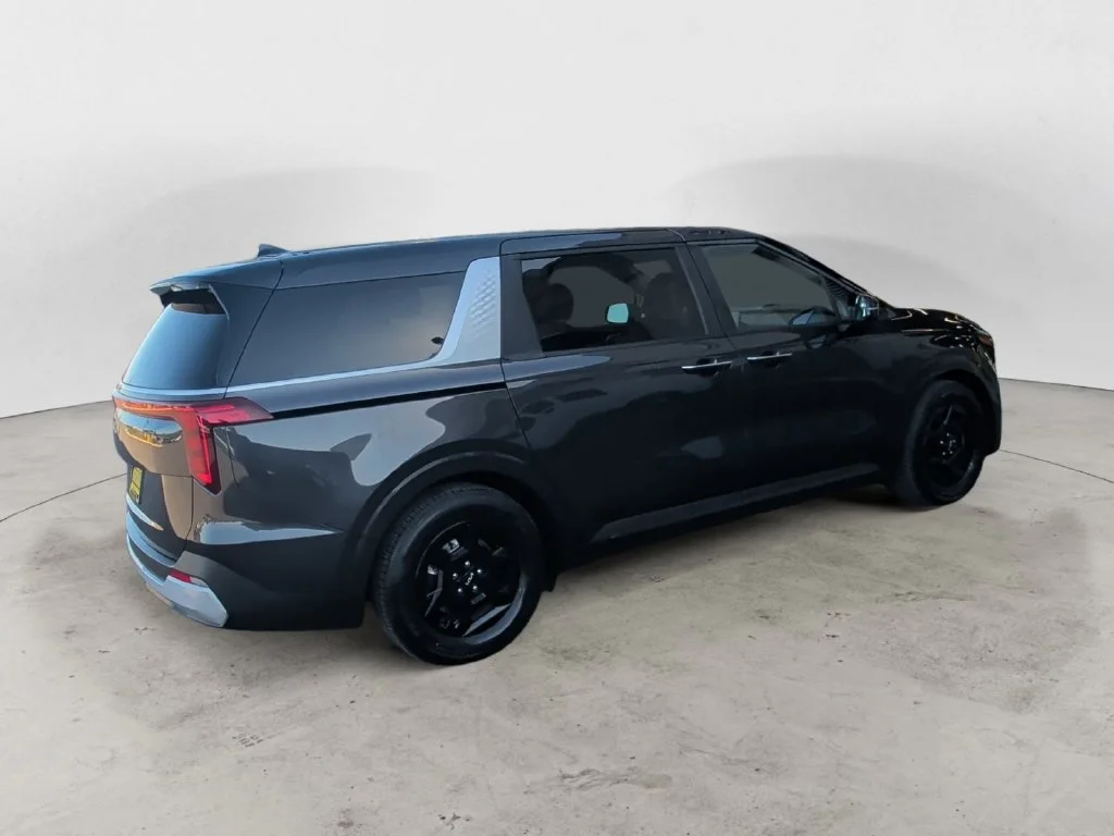 Certified Used 2025 Gray Kia LXS image 8
