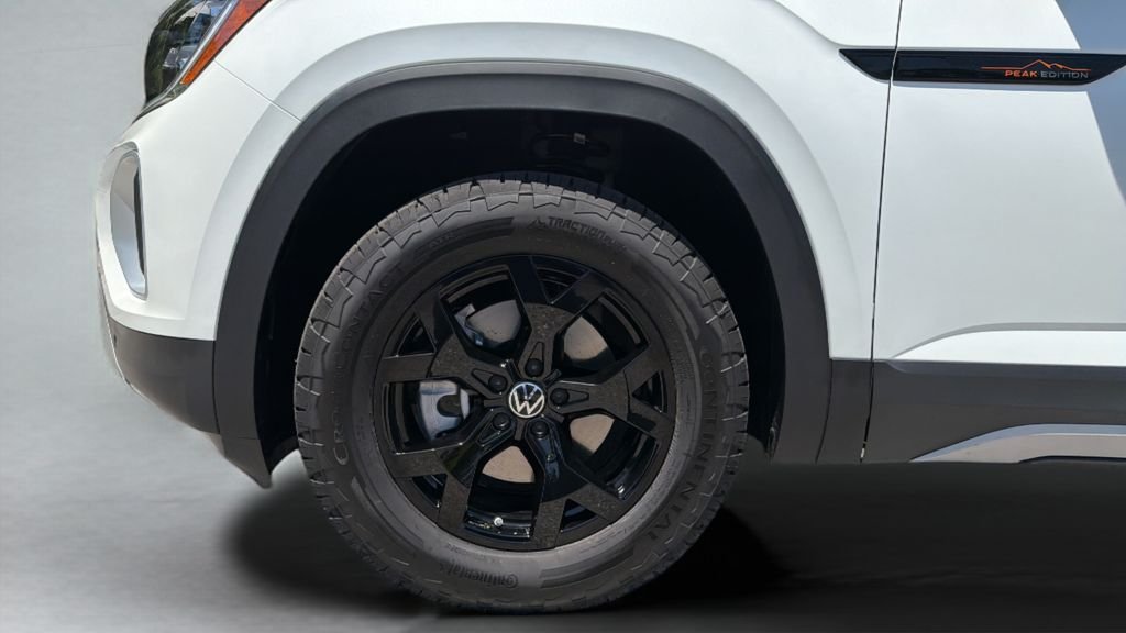 New 2026 Opal White Pearl Volkswagen 2.0T Peak Edition image 40