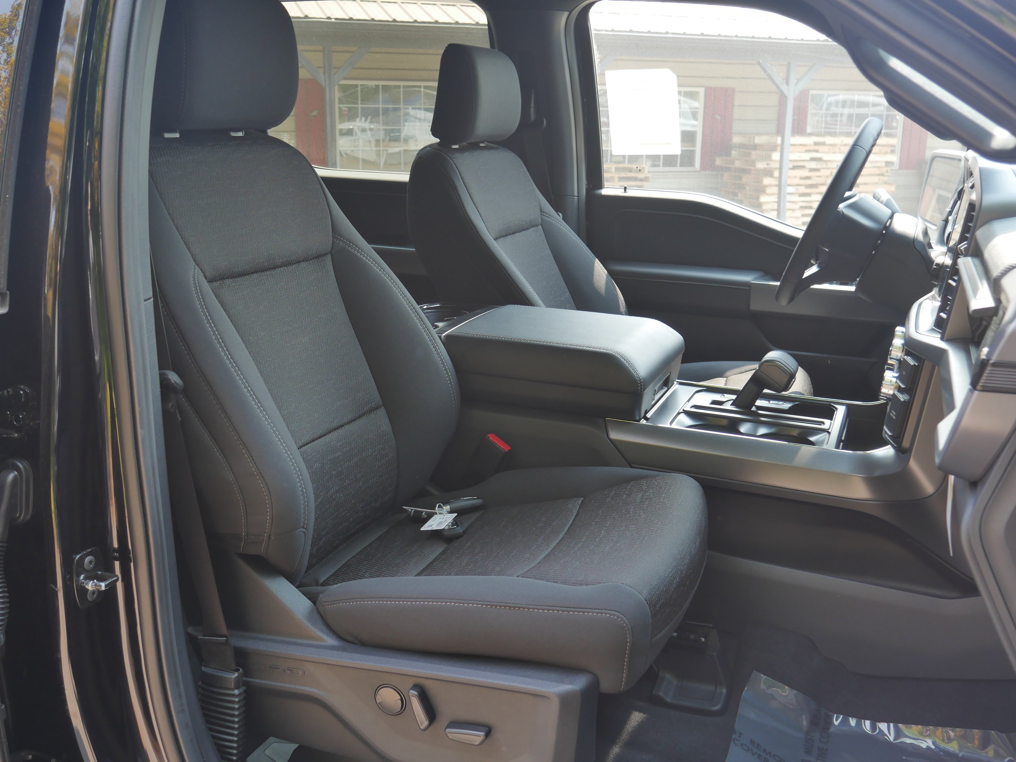 New 2026 Agate Black Metallic Ford XLT image 28