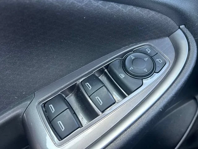 Used 2019 SUMMIT WHITE Chevrolet LS image 15
