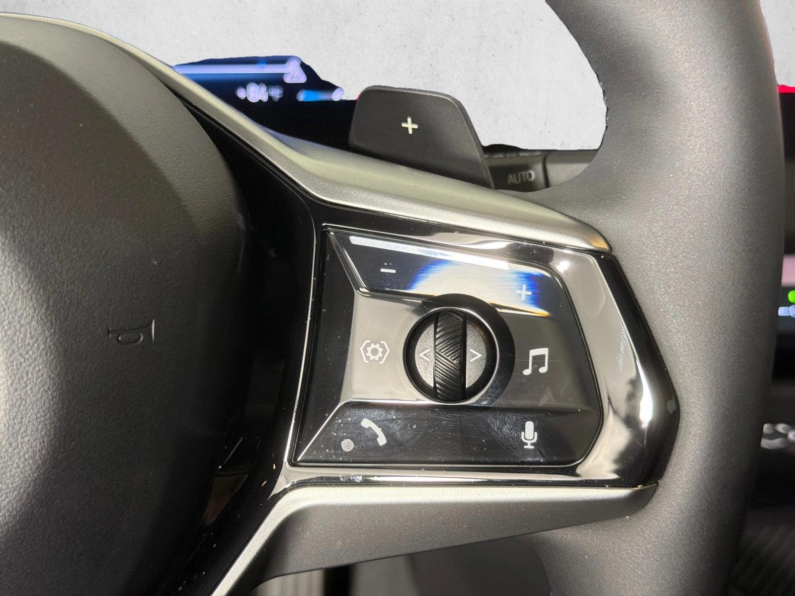Used 2026 Skyscraper Grey Metallic BMW 30 xDrive image 27