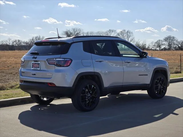 New 2026 Silver Zynith Metallic Clear-Coat Exterior Paint Jeep Latitude image 3