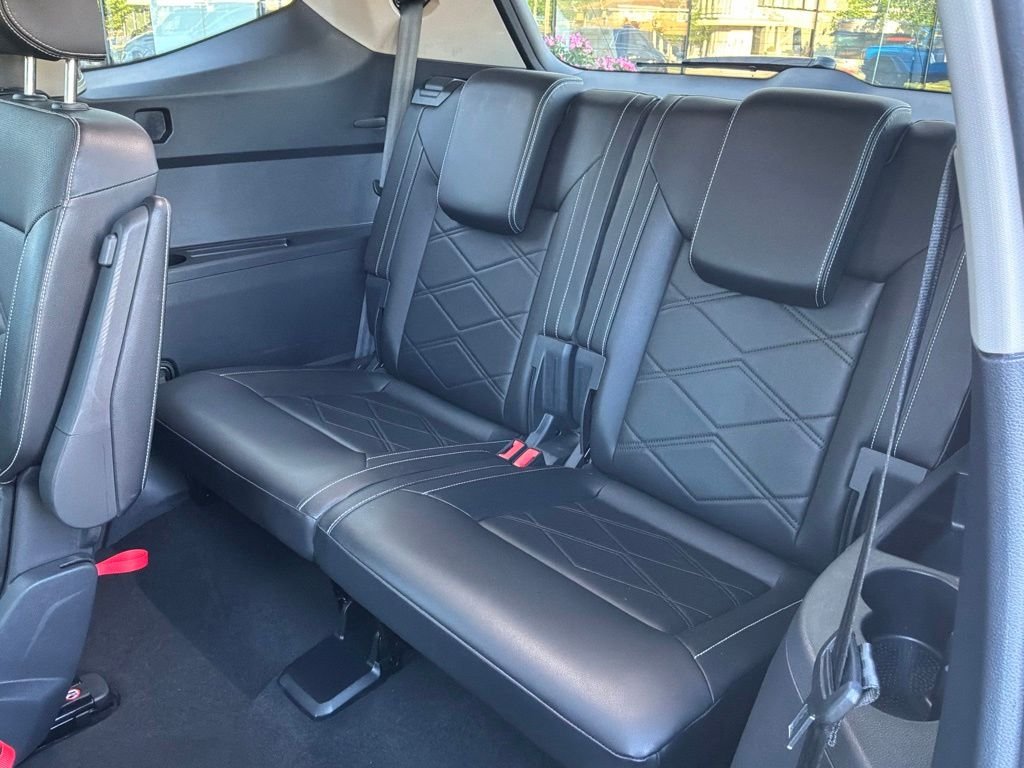Used 2024  Volkswagen 2.0T SE w/Technology image 19