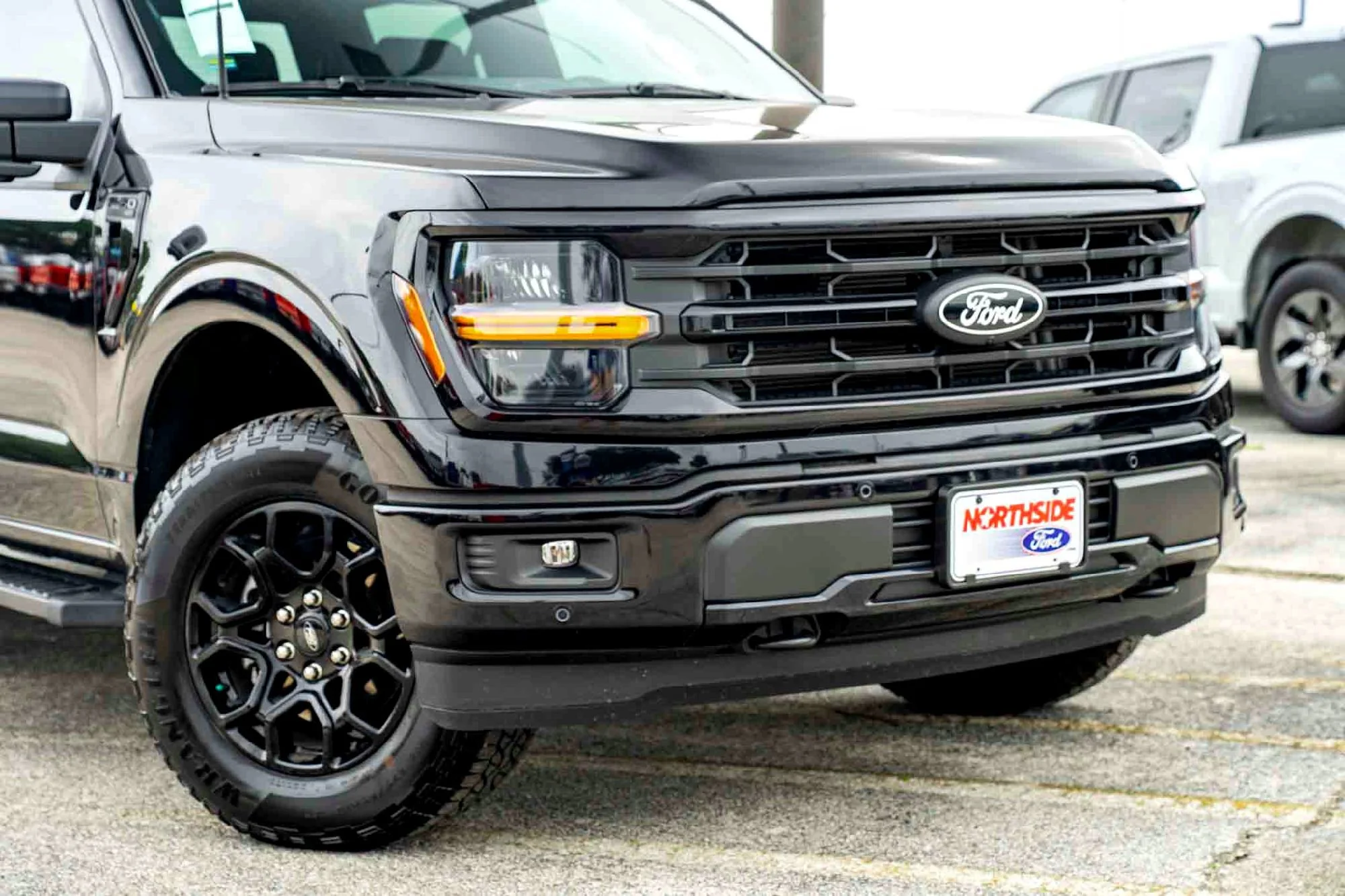 New 2026 Agate Black Metallic Ford XLT image 3