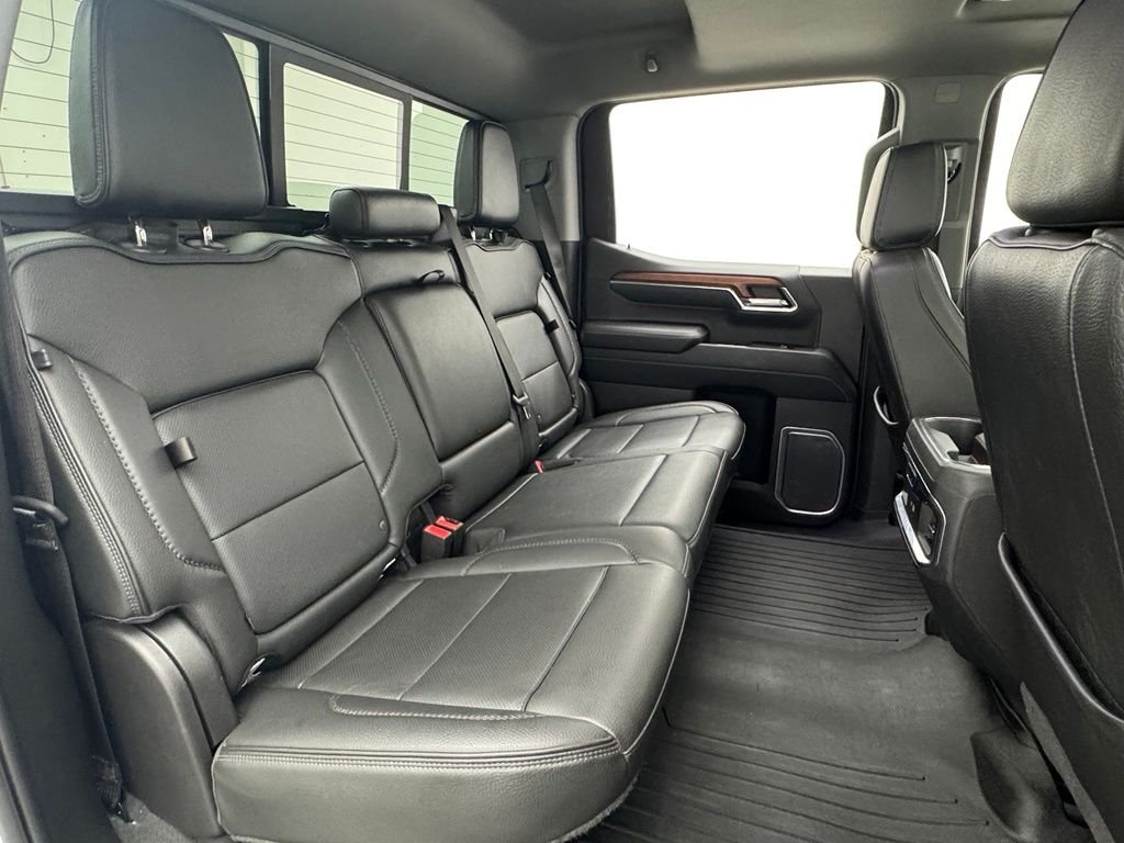 Used 2022 White Frost Tricoat GMC Denali image 28