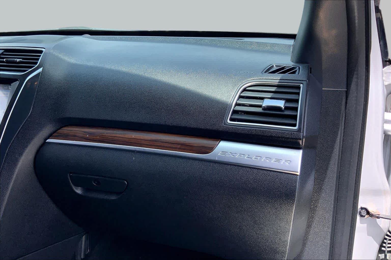 Used 2019 Ingot Silver Ford Limited image 18