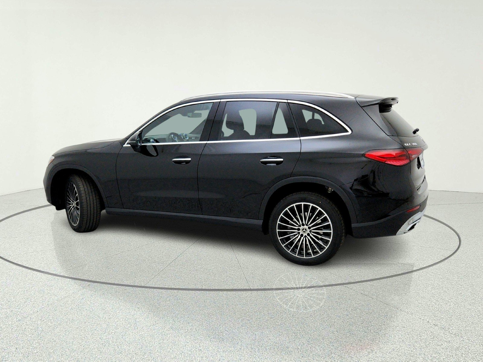 New 2026 Obsidian Black Metallic Mercedes-Benz GLC 300 SUV image 13