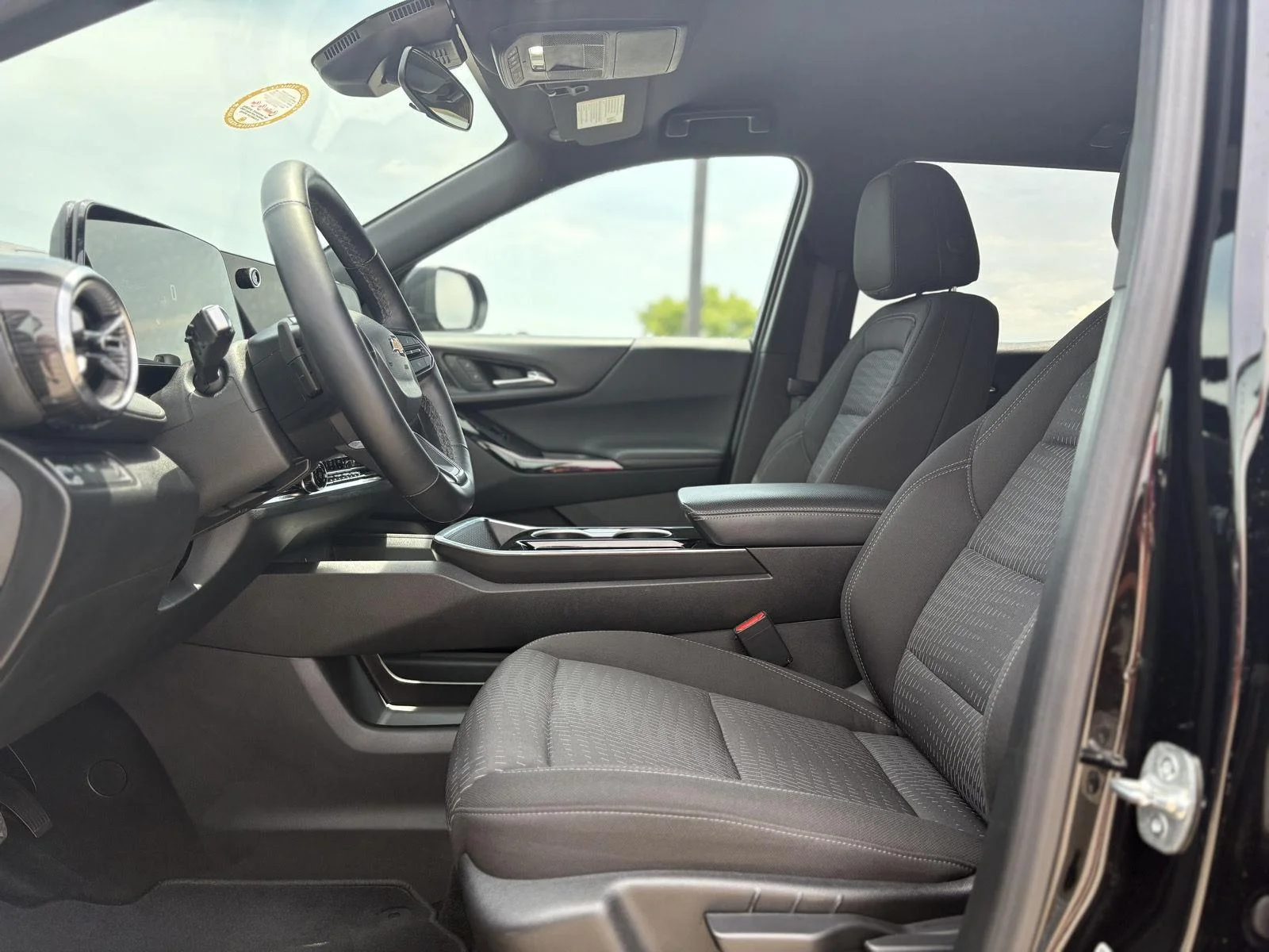 Used 2025 Mosaic Black Metallic Chevrolet FWD LT image 10