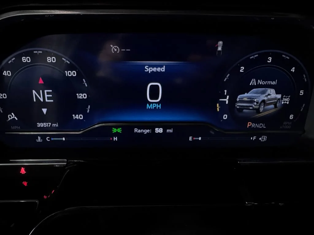 Certified Used 2025 Summit White Chevrolet LT (2FL) image 18