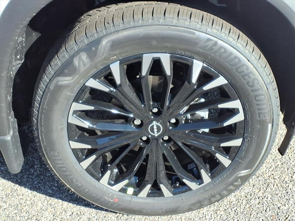 New 2026 Everest White Pearl TriCoat Nissan Dark Armor™ image 5