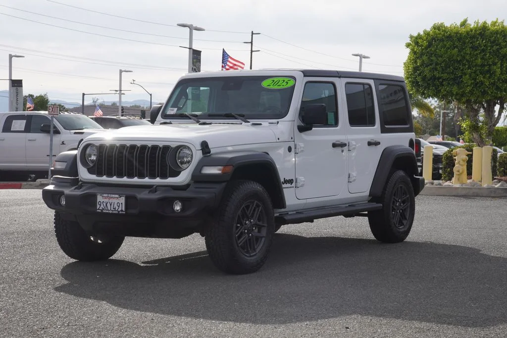 Used 2025 White Jeep Sport S image 7