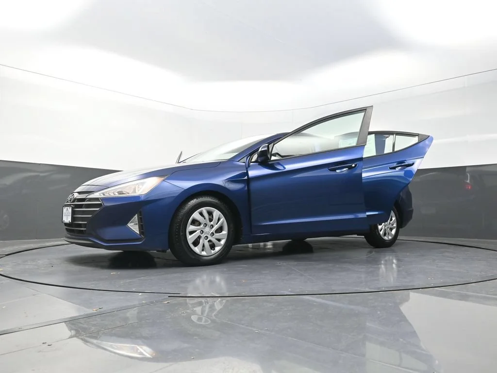 Used 2020 Blue Hyundai SE image 33