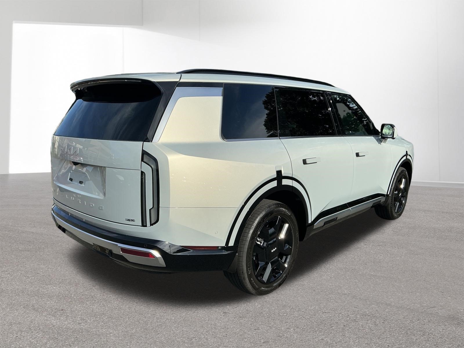 New 2027 Ivory Silver Kia SX-PRESTIGE image 3