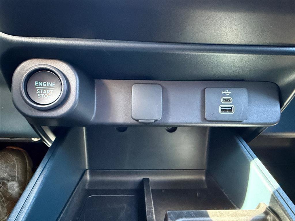 New 2026 Carbonized Gray Metallic Ford XLT image 27