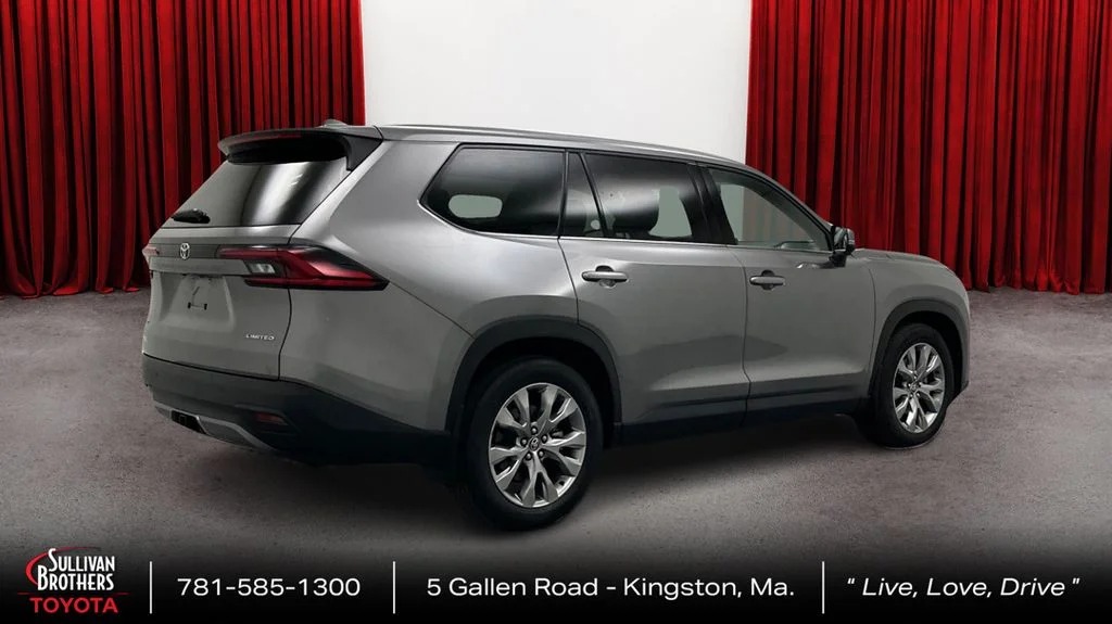 Certified Used 2025  Toyota Limited image 5