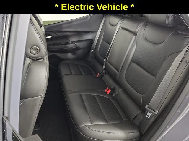 Used 2023 GRAY GHOST METALLIC Chevrolet 2LT image 25