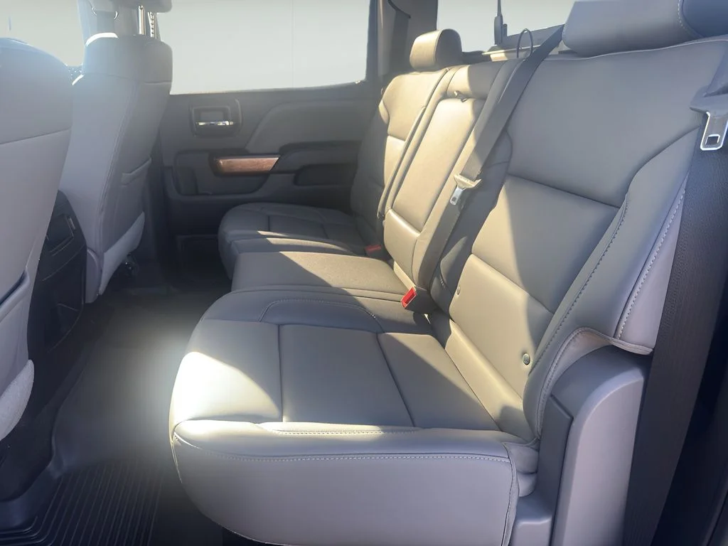 Used 2018 GRAPHITE METALLIC Chevrolet LTZ image 13