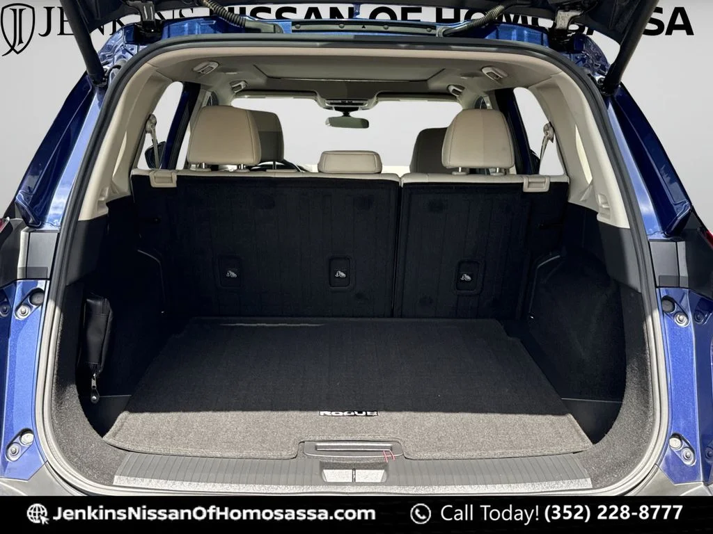 Used 2021 Blue Nissan SV image 21