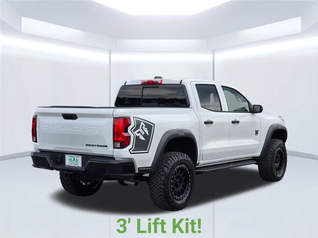 New 2026 White Chevrolet Trail Boss image 21
