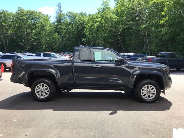 Used 2025  Toyota SR5 image 3