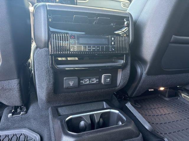 New 2026 Fathom Blue Pearl-Coat Exterior Paint (Late Availability) Jeep Grand Wagoneer image 16