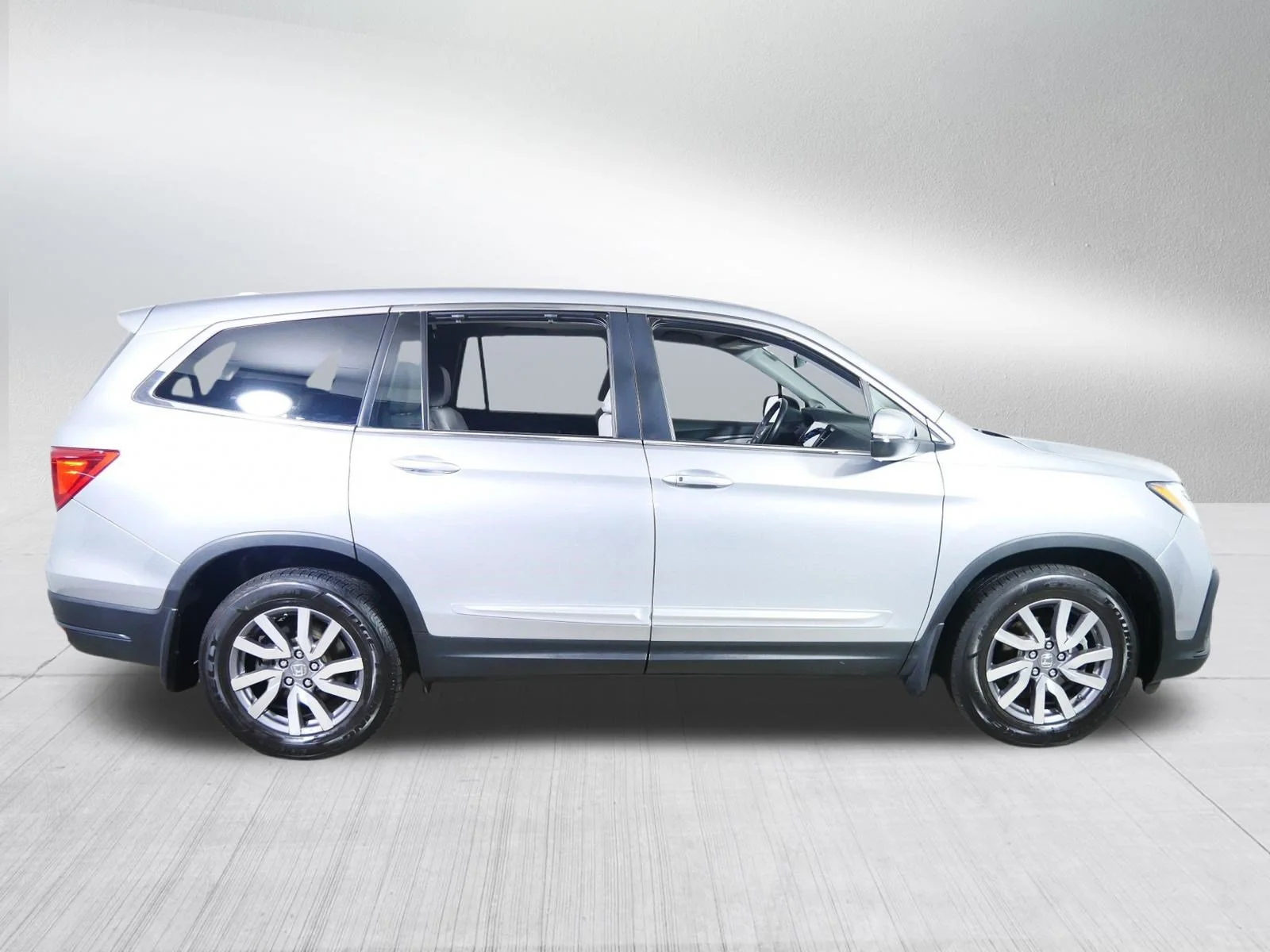 Used 2019 Lunar Silver Metallic Honda EX-L image 8