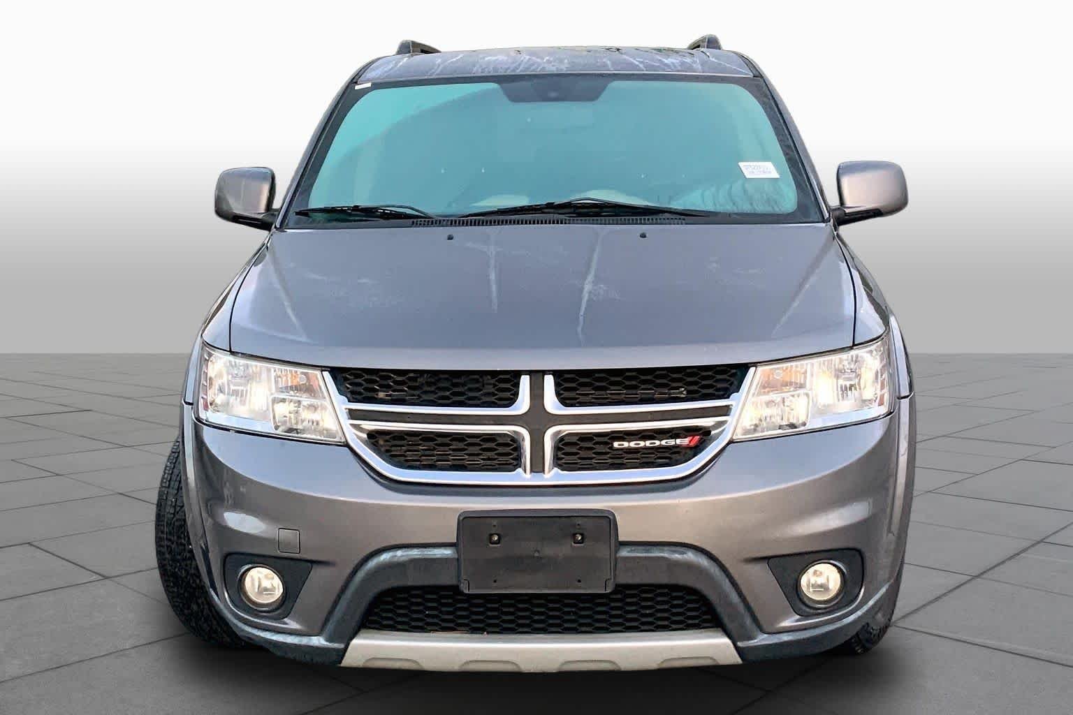 Used 2013 Storm Grey Pearl Dodge SXT image 3