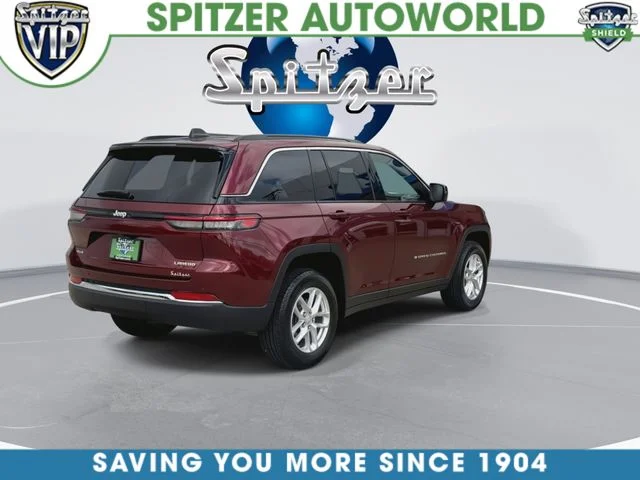 Used 2024 Red Jeep Laredo X image 9