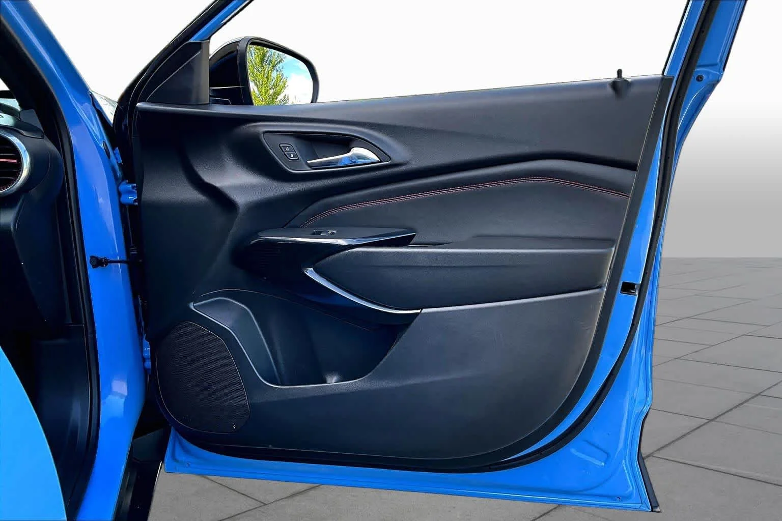 Used 2024 Fountain Blue Chevrolet 2RS image 23
