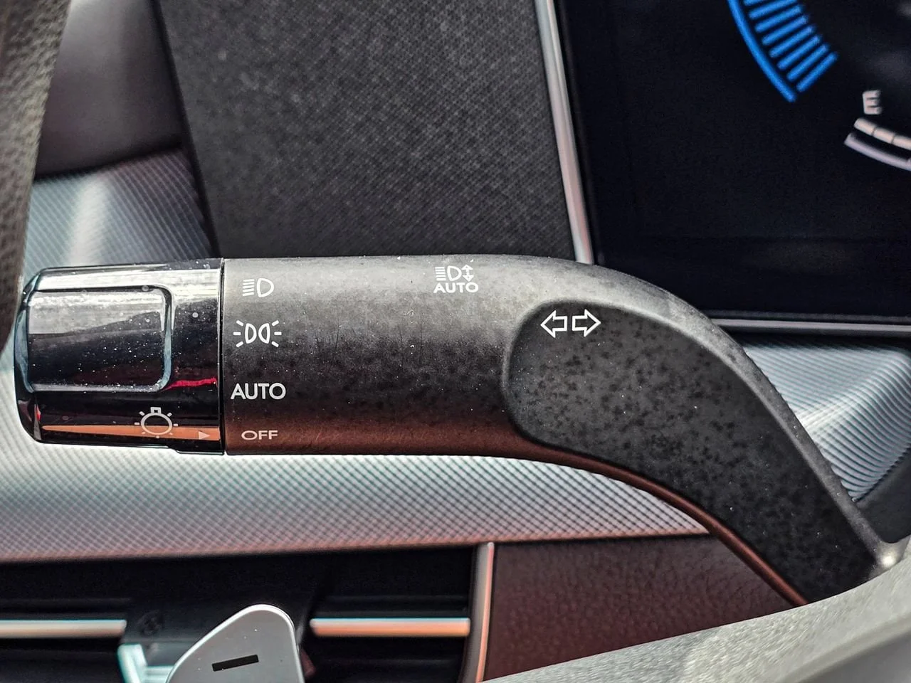 Used 2024  Hyundai SEL image 20
