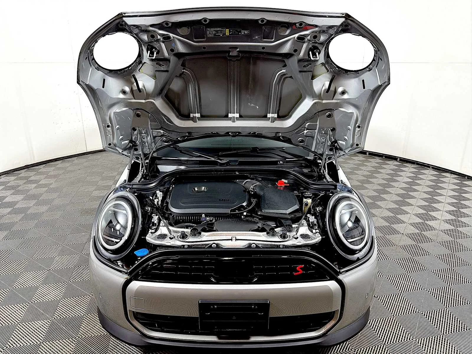 Certified Used 2025 Melting Silver III Metallic MINI Cooper S image 30