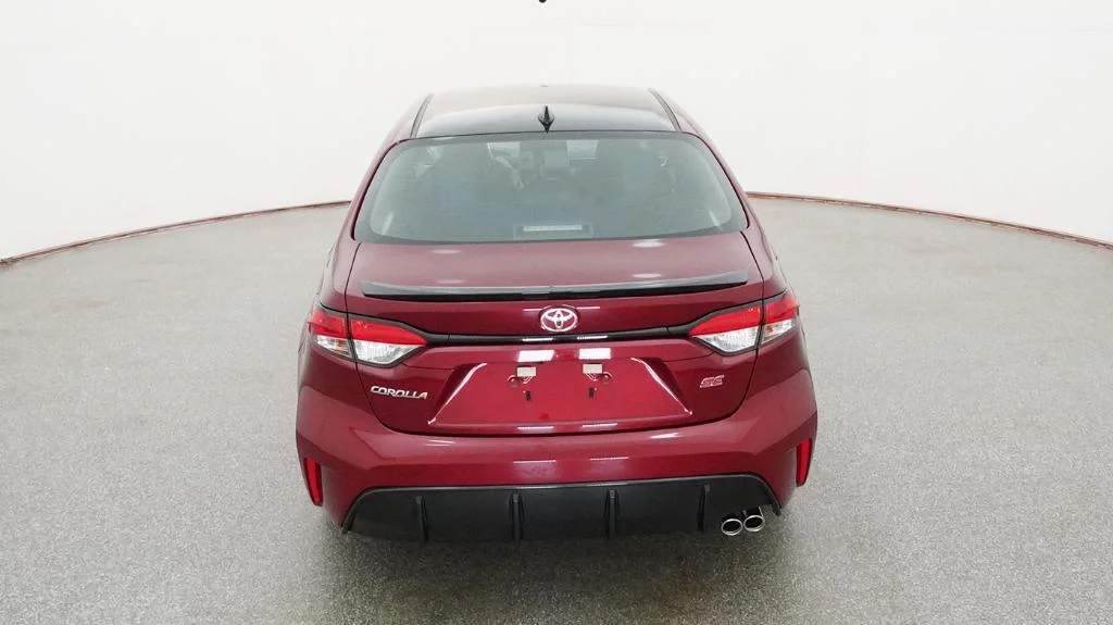 New 2026 Ruby Flare Pearl with Midnight Black Metallic roof Toyota SE image 2