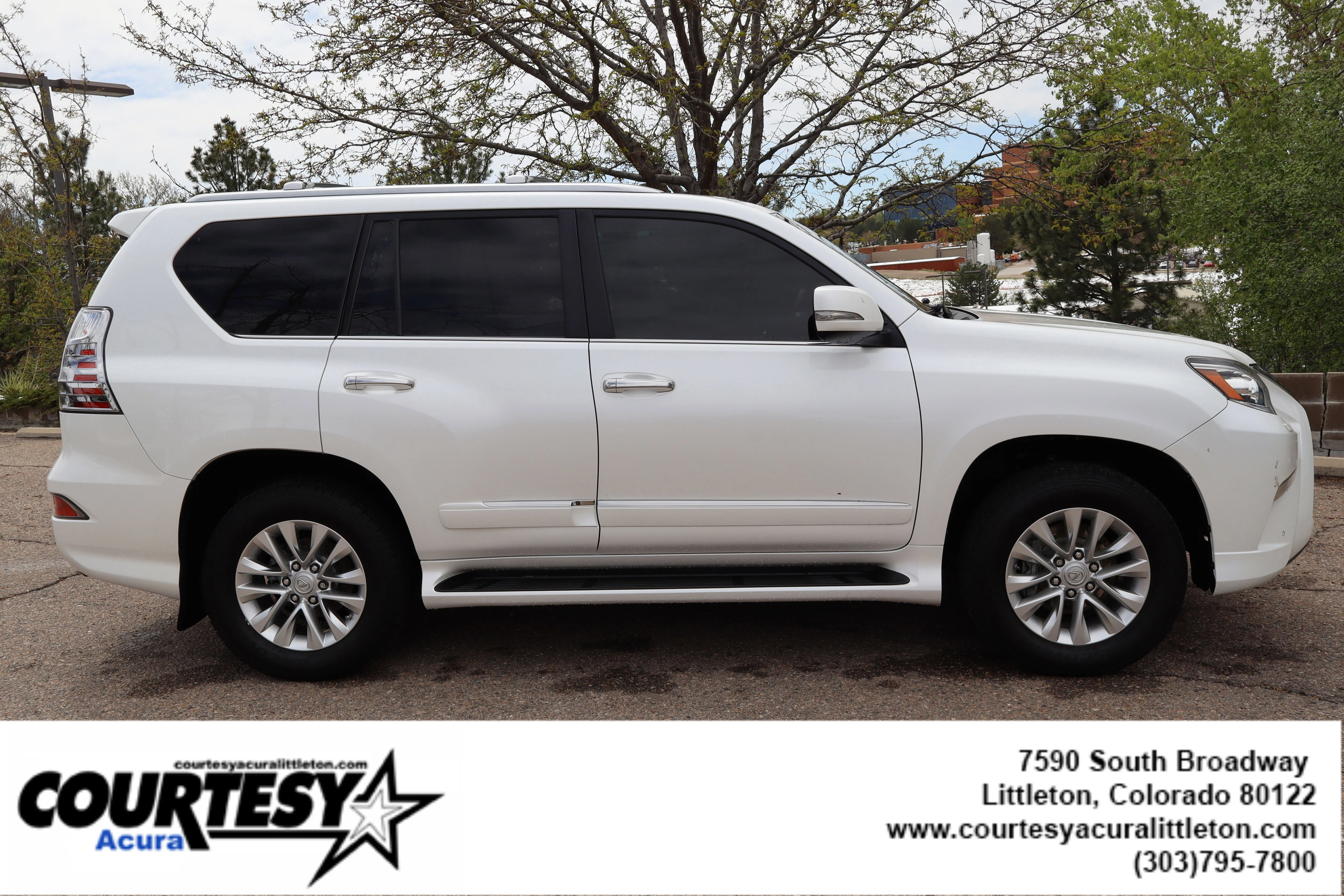 Used 2016  Lexus  image 7