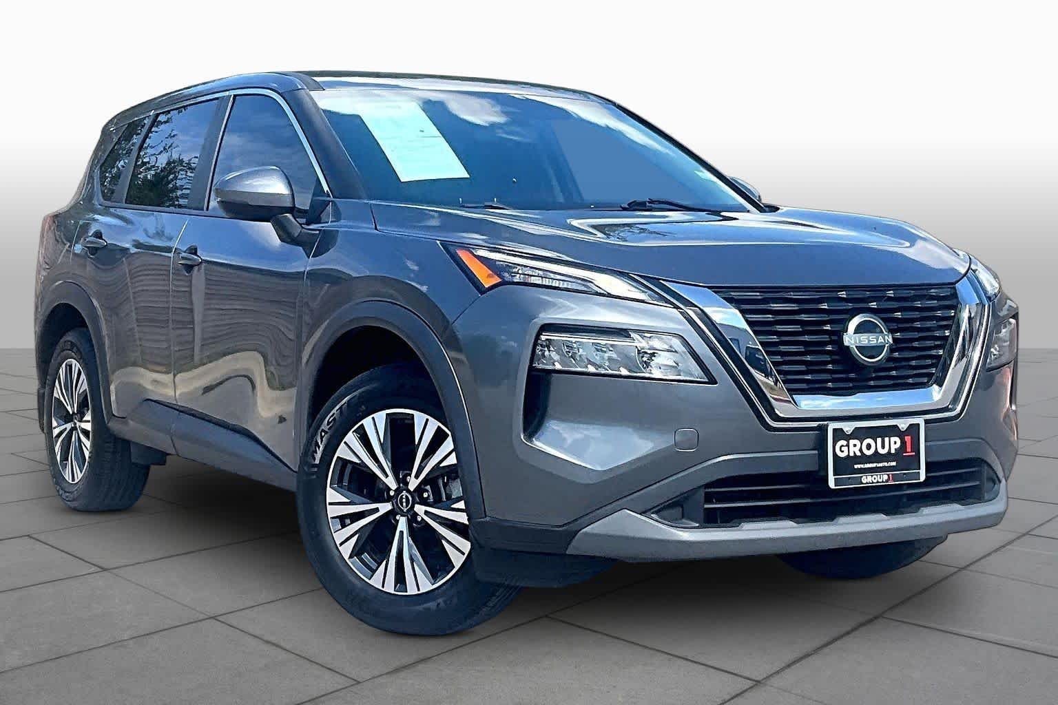 Used 2022 Gun Metallic Nissan SV image 2