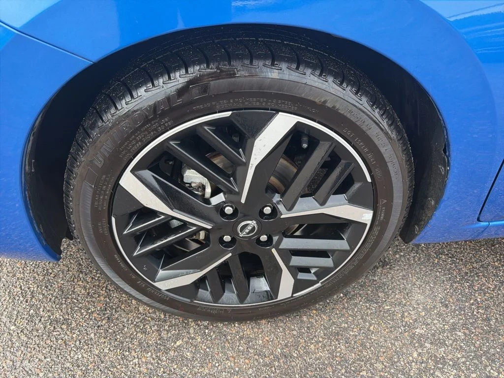 Used 2024 Blue Nissan 1.6 SR image 10