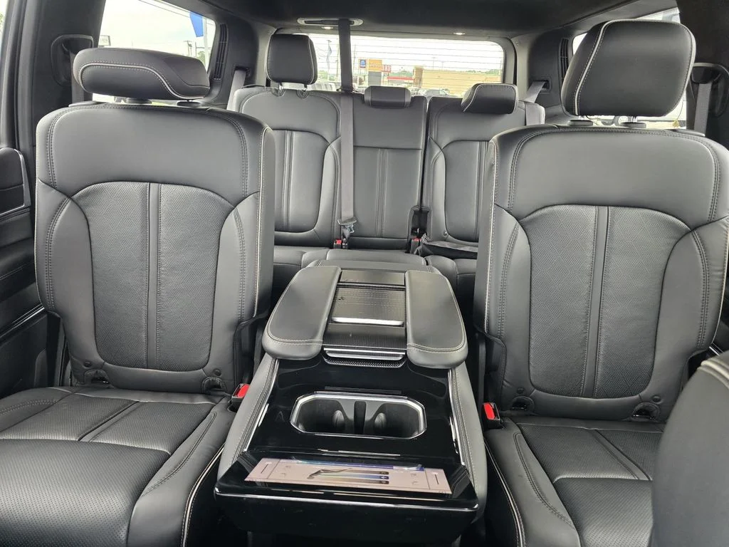 Used 2025 Bright White Clearcoat Jeep Series II Obsidian image 19