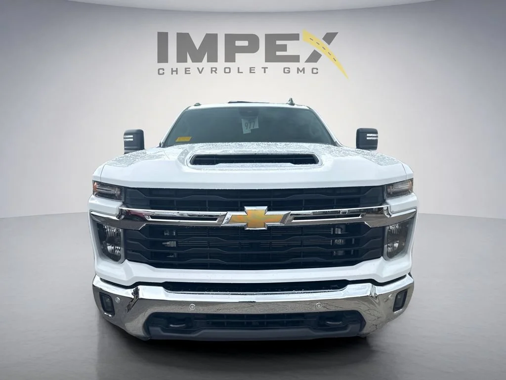 Used 2026 Summit White Chevrolet LT DRW image 6