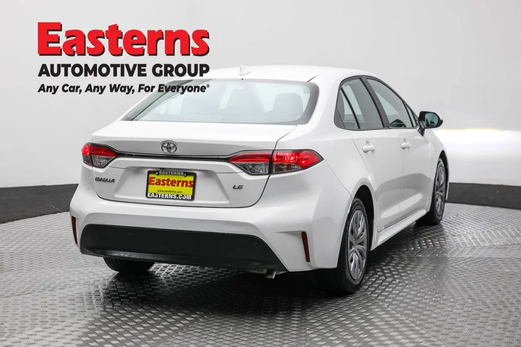 Used 2023 White Toyota LE image 5