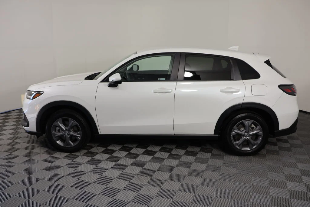 Certified Used 2026 Platinum White Pearl Honda LX image 4